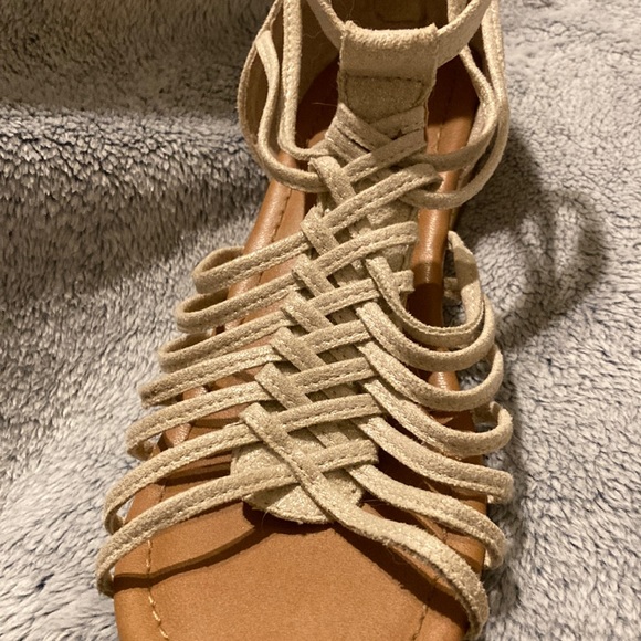 👠BOGO FREE👠JOE FRESH💫Women’s Sparkly Beige Strappy Zipper Sandals - Picture 2 of 8